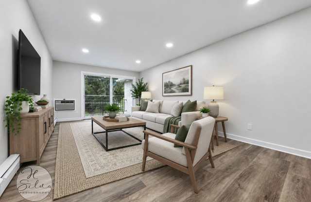 131 W Ellis Avenue Gallery 4