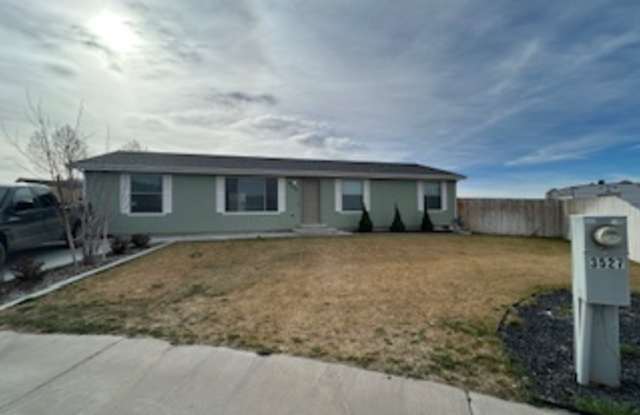 3527 Crown Royal Circle photos photos