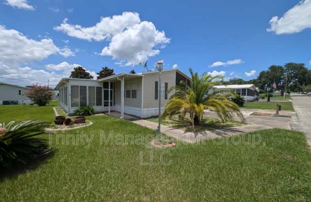 10045 Wellington Avenue photos photos