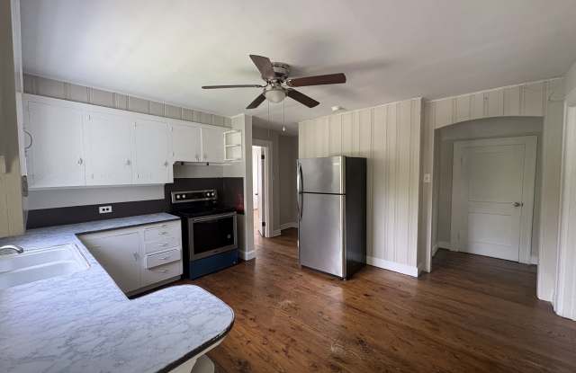 142 Grove Ave Apt C Gallery 2