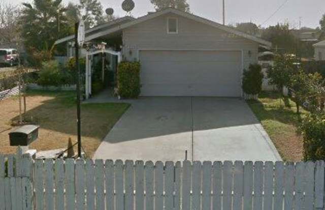 1251 West Davis Street photos photos