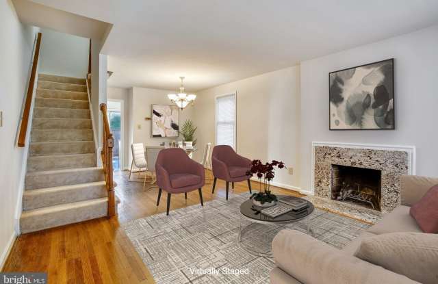 501 COLECROFT Court Gallery 3