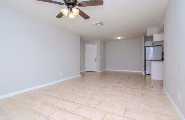 2/2 Condo Downstairs in Heart of Brandon @ The Hamptons of Brandon Gallery 4