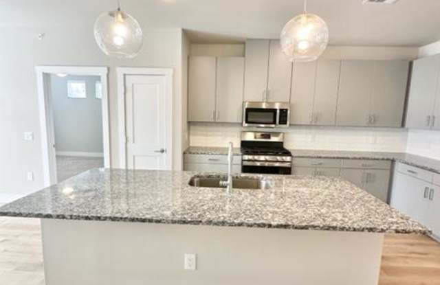 8421 183A photos photos