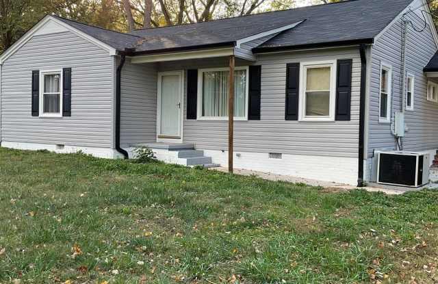 Home with 3 Bedrooms, 1 1/2 Baths off Hwy 16 in Stanley - 14615 Lucia Riverbend Highway, Gaston County, NC 28120