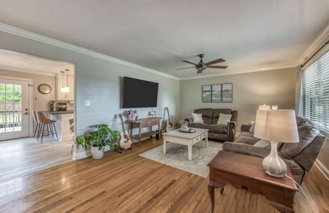 1307 Lynnwood Drive Gallery 3