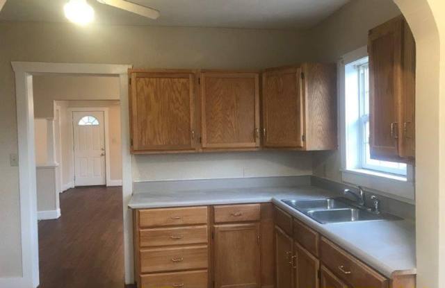 2229 N Johnston Ave photos photos