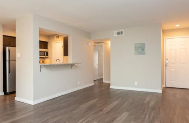 950 Bitters Rd E, #1212 photos photos