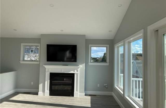 47 Tuckerman Avenue Gallery 4