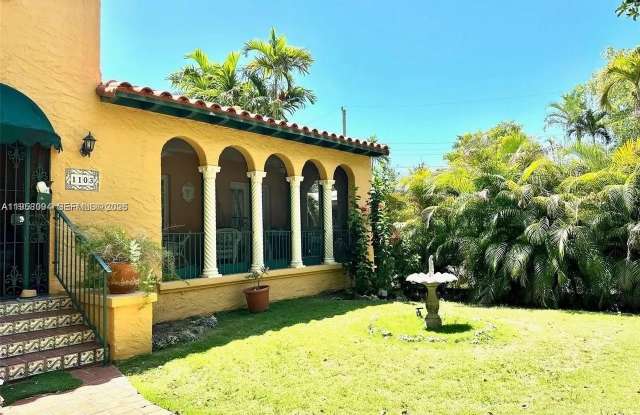 1103 Genoa St photos photos