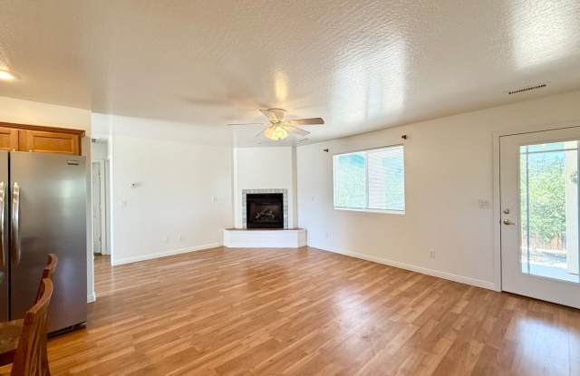 Nice home near Willow Lake Gallery 4