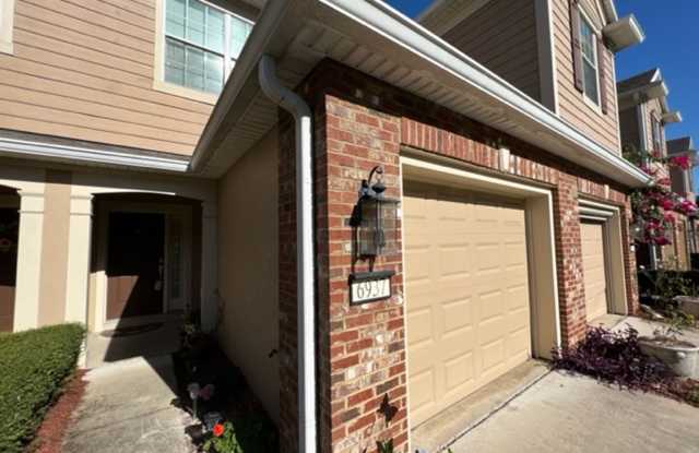 Beautiful 2 bedroom with loft, 2.5 bathroom townhome for rent in Greenbrier at Bartram Park photos photos