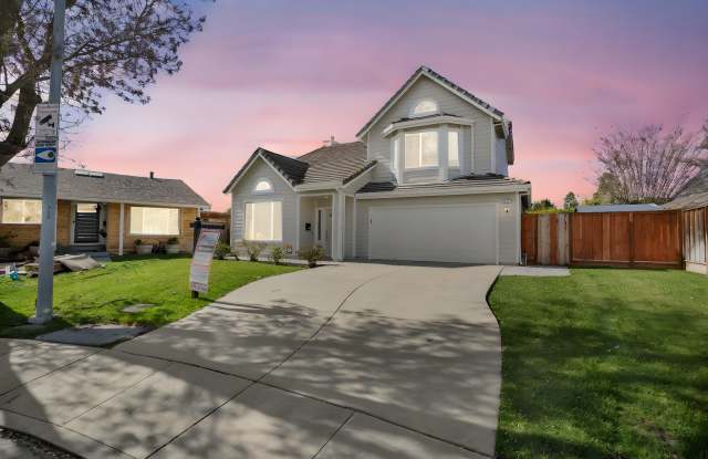 AMAZING HOME, LOT AND NEIGHBORHOOD! END OF CUL DE SAC ALMOST 8000 SQ. FT. IMMACULATELY MAINTAINED! SIDEYARD ACCESS WITH FRUIT TREES, PATIO,  GARDENER INCLUDED! photos photos