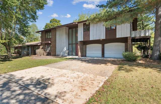 41 S Cedar Street - 41 South Cedar Street, Oberlin, OH 44074