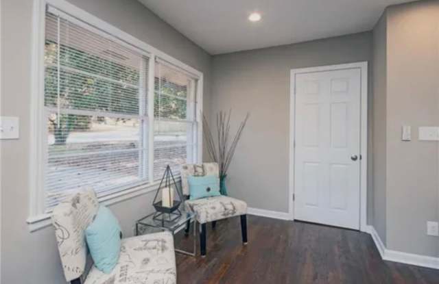Beautifully renovated 3/2 home in Belvedere Park Gallery 4