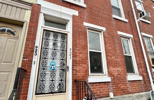 923 GREEN STREET - 923 Green Street, Norristown, PA 19401