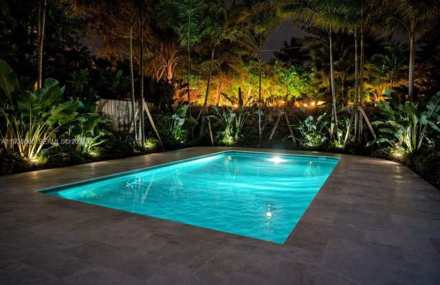 3540 NE 28th Ave photos photos