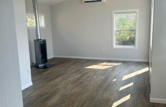 1125 Henry Rd. (3bd 2.5ba) Patios/Views Included - 1125 Henry Road, Billings, MT 59102