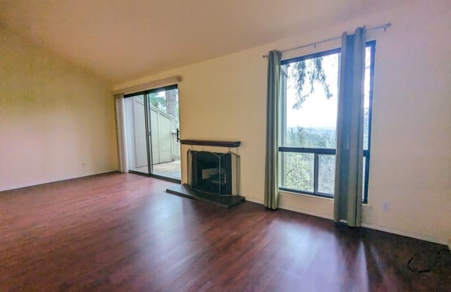 430 Stonewood Dr - 430 Stonewood Drive, Eugene, OR 97405