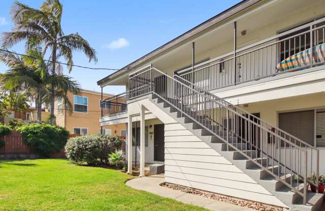 Ocean Beach/Point Loma: 2 BR in Ideal Location w/ 2 Parking Spaces Gallery 2