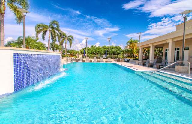 **STUNNING**FULLY FURNISHED**ANNUAL OR SEASONAL RENTAL**MERCADO** photos photos
