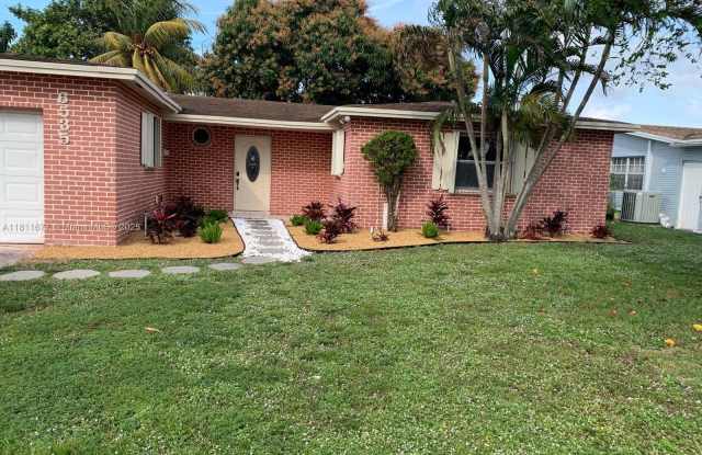 6535 SW 8th Pl photos photos