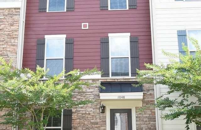 Stylish Apex Townhome Near Beaver Creek Shopping & Dining photos photos