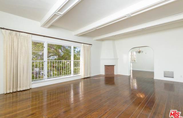 920 BERKELEY Street Gallery 3