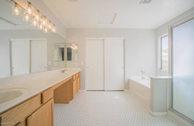 13338 W COTTONWOOD Street Gallery 4