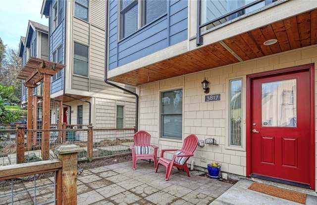 Beautiful 3 Bedroom Townhouse in South Seattle Gallery 3