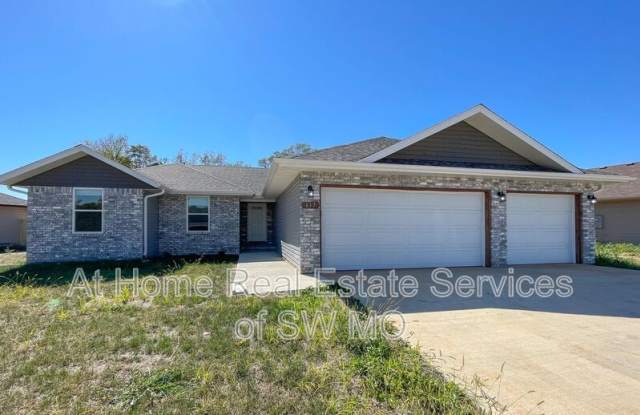 617 Southgate - 617 South Southgate Drive, Nixa, MO 65714