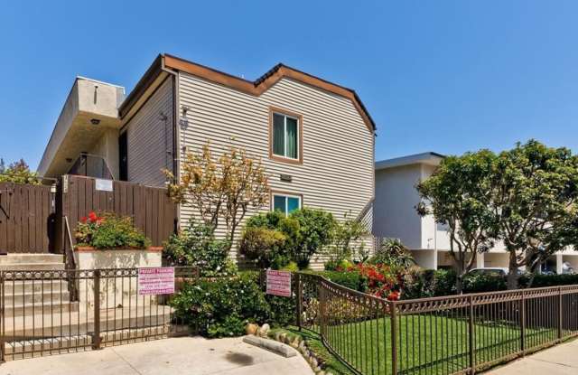 Spacious Westside 2 Bedroom with Balcony, Upgraded Bathrooms & 2 Gated Parking Spaces photos photos