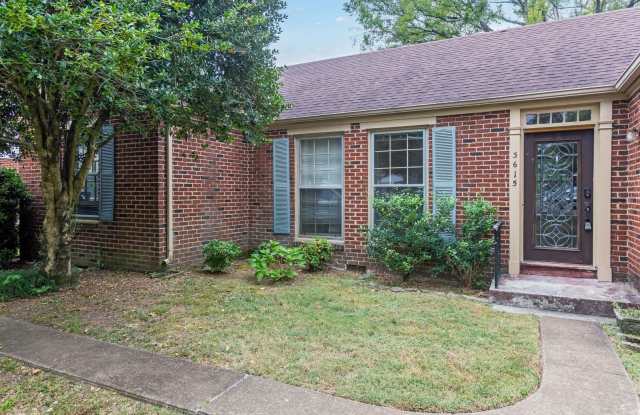 Green Hills Duplex! Fenced in Yard! Gallery 4