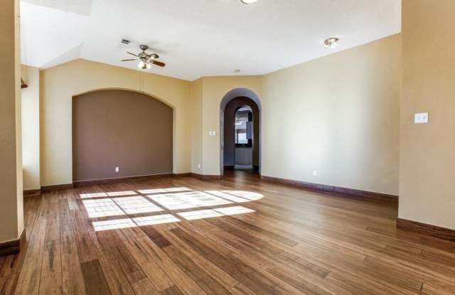 8017 Fleetwood Drive Gallery 3