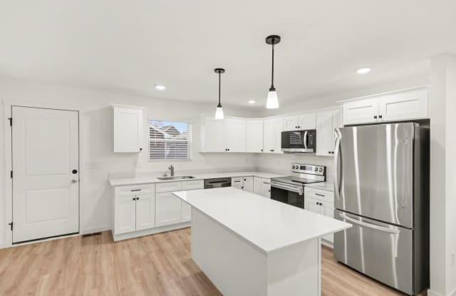 Get August & September Rent FREE! Move in by August 21st to receive FREE rent for both August and September. Take advantage of this limited-time offer!! Gallery 4