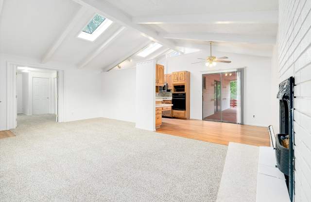 850 W CHENANGO AVE photos photos