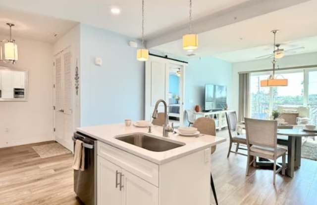 300 150th Avenue - 306 Gallery 2