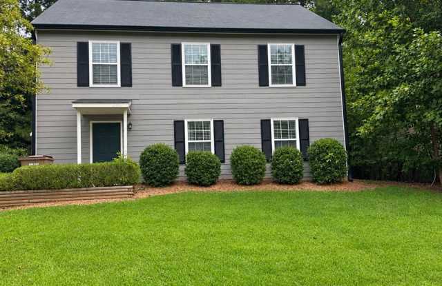 2 Bedroom 1 Bath Upstairs Unit Gallery 1