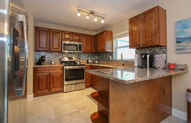 6007 NORTH HIMES AVENUE - 6007 North Himes Avenue, Egypt Lake-Leto, FL 33614
