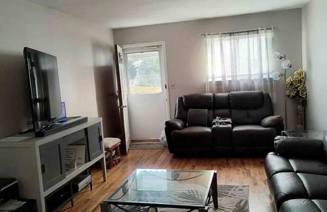 32 Gaffney Street unit: 1 photos photos