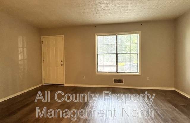 2245 Highpoint Road Gallery 4