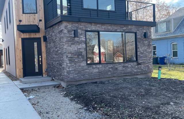 Welcome to this stylish and modern 2-bedroom home near Downtown Salt Lake City! photos photos