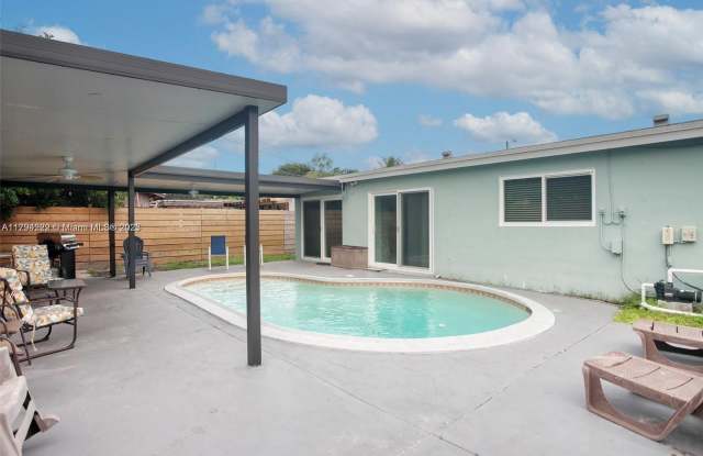 7160 Liberty St photos photos