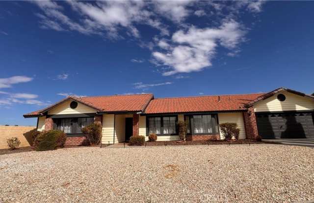 13677 Ivanpah - 13677 Ivanpah Road, Apple Valley, CA 92308