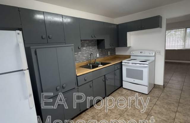 7015 Trumbull Ave SE photos photos