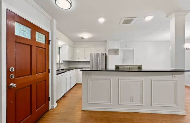 UPDATED SOUTH AUSTIN RENTAL | 3 BEDROOMS | PRIVATE BACKYARD | 78745 Gallery 4