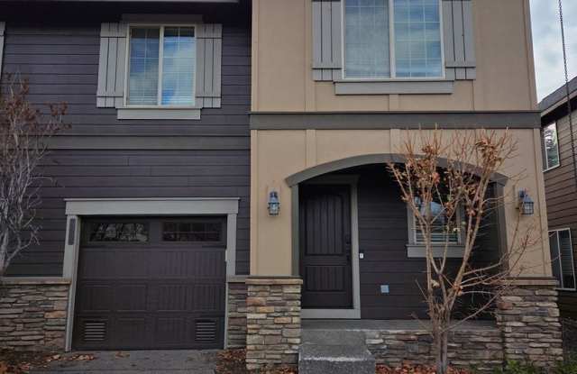 2 story townhome close to trails! photos photos