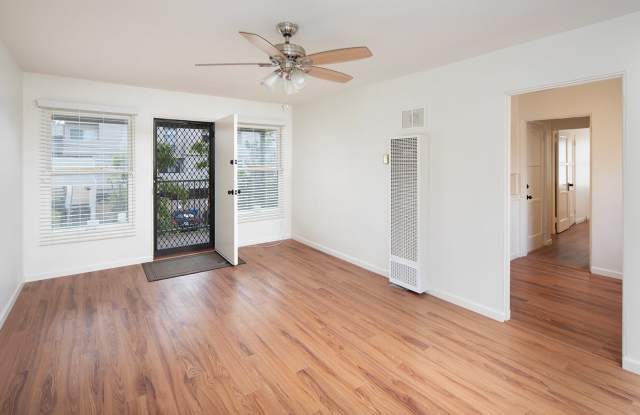 *OPEN HOUSE: 5/10 9:30-10:30AM* 2 BR in the Heart of Hillcrest with Parking ~ Cats OK! photos photos