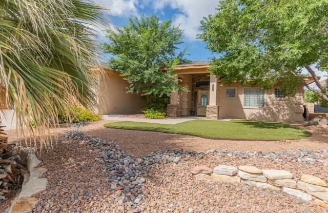 Beautiful Home in the Golf Course Area photos photos