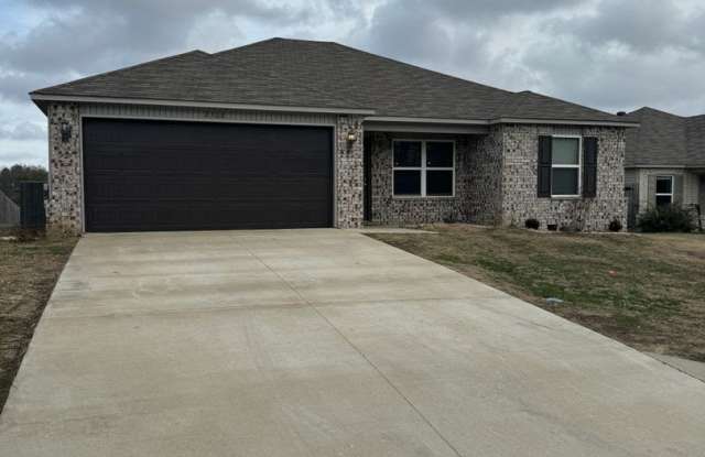 3 Bed / 2 Bath Available Now! - 2308 Windy Lane, Jonesboro, AR 72404 3 Bed / 2 Bath Available Now! - 2308 Windy Lane, Jonesboro, AR 72404